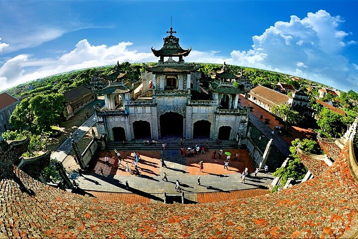 Phat Diem Catheral and Tam Coc Private Day Tour from Hanoi