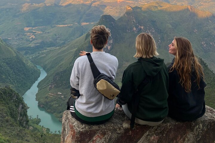 2-Day Private Tour Through the Mountains from Ha Giang Loop