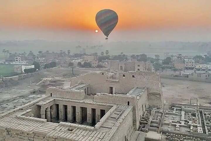 Private 2 Days Tour From Hurghada to Cairo and Luxor by Plane