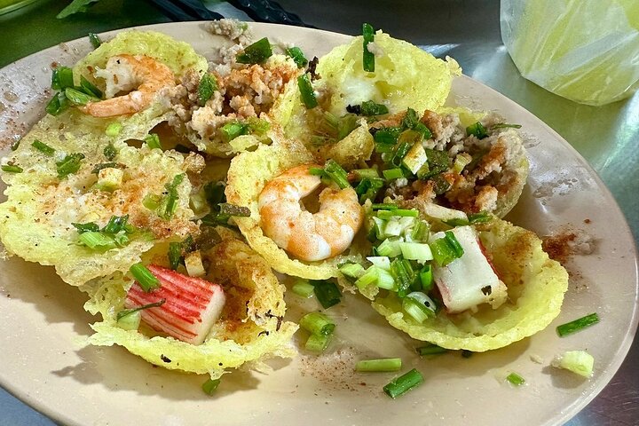 Amazing Ho Chi Minh Motorbike by Night Street Food Tour