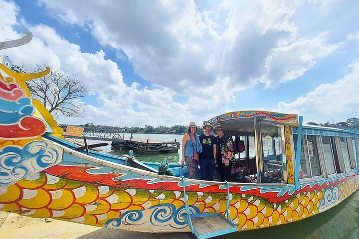 Private Dragon Boat Trip : Explore Hue City’s Cultural Treasures