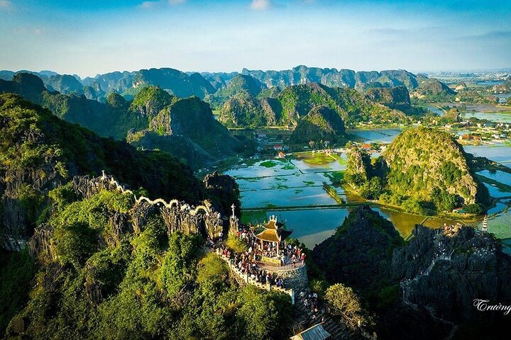 Ninh Binh Highlights Tour with Lunch - Small Group's Best Choice Ninh Binh Highlights Tour with Lunch – Small Group’s Best Choice