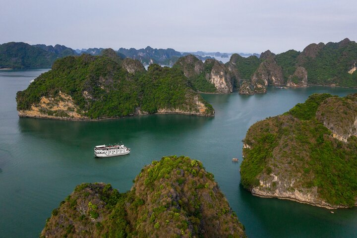 Bai Tu Long Bay Overnight Cruise from Hanoi Inlcuded Transfer Bai Tu Long Bay Overnight Cruise from Hanoi Inlcuded Transfer