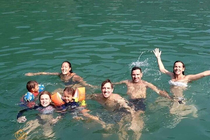 1 Day Boat Tour Lan Ha Bay & Viet Hai Ancient Village from Cat Ba