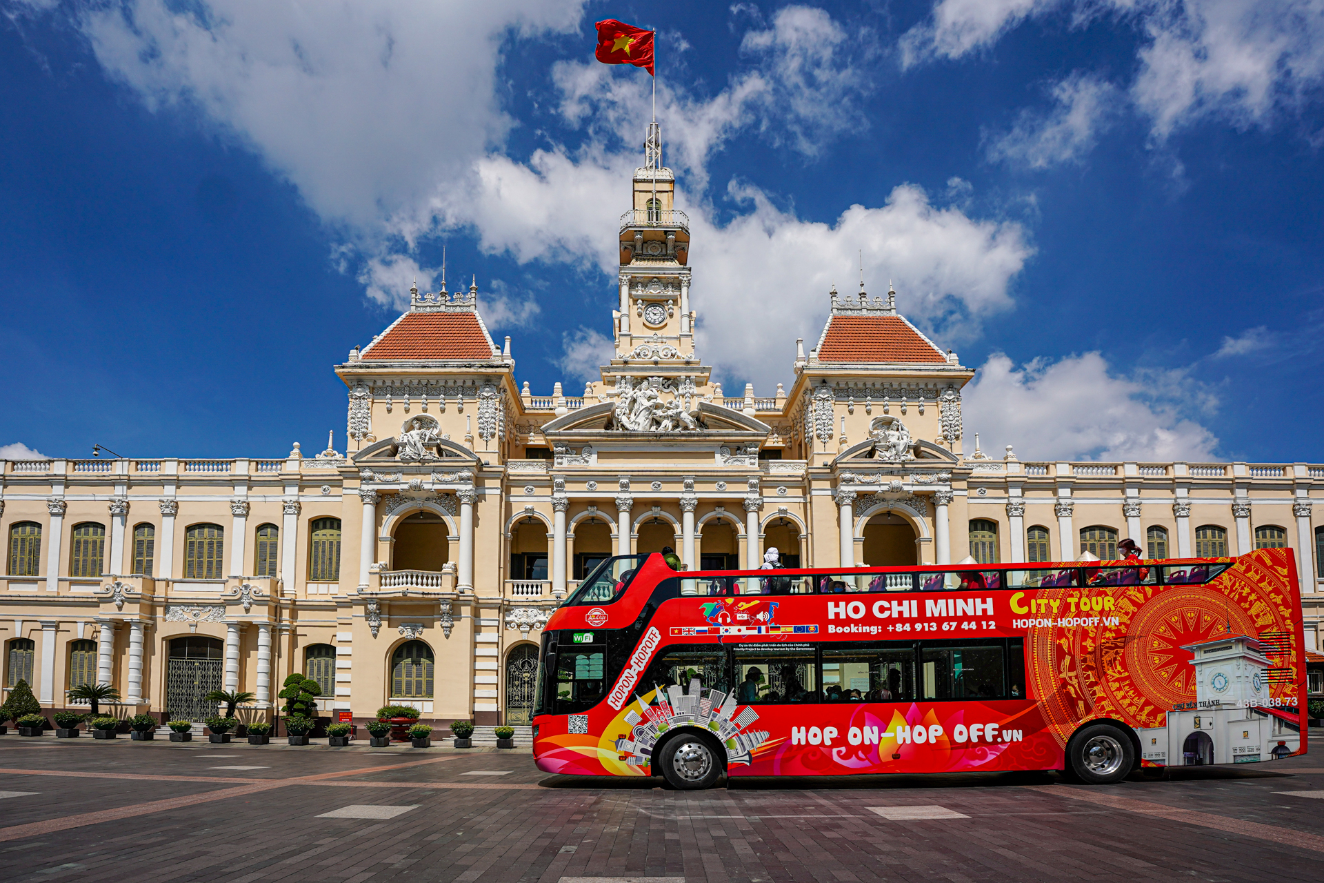 1 ROUND HO CHI MINH CITY BUS TOUR