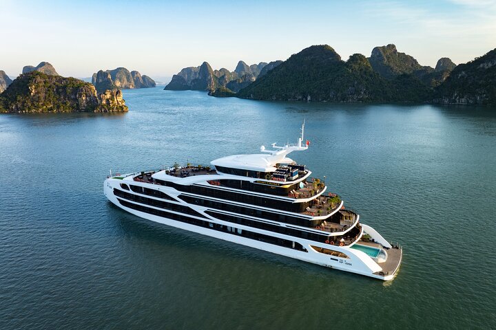 Diana 6-Star Luxury Cruise 2 Days 1 Night in Halong & Lan Ha Bay