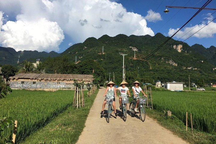 Mai Chau 2 Days 1 Night Classic Tour (Biking – Thai Traditional Dance)
