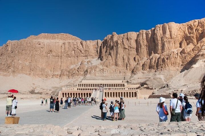 Luxor Private Tour VIP: East and West Bank with Guide and Tickets Luxor Private Tour VIP: East and West Bank with Guide and Tickets