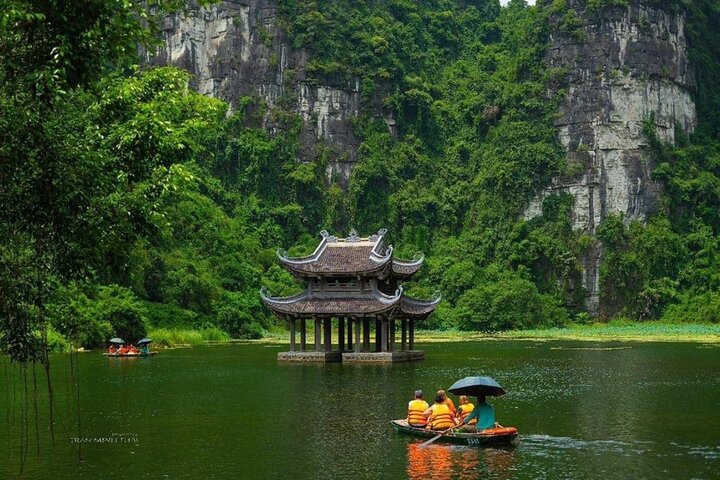 Private Day Trip to Trang An, Bich Dong, Local Family & Mua Caves