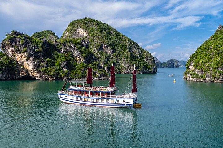 Amazing Sails One Day Explore Bai Tu Long Bay