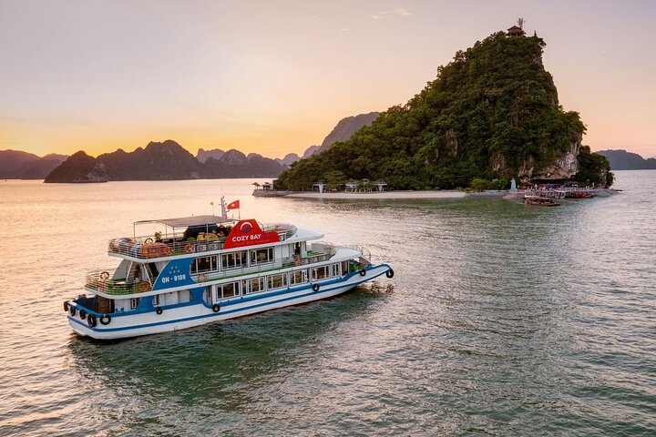 Halong Cozy Day Cruise From Hanoi By Express Limousine Bus Halong Cozy Day Cruise From Hanoi By Express Limousine Bus