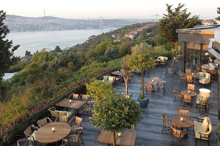 Private Istanbul Car & Driver Service – Flexible Custom Tour