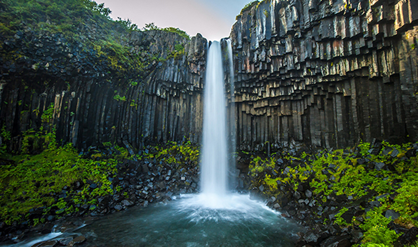 8 Days: Magic of Iceland: A Journey Around the Ring Road (Spanish-Speaking Guide)