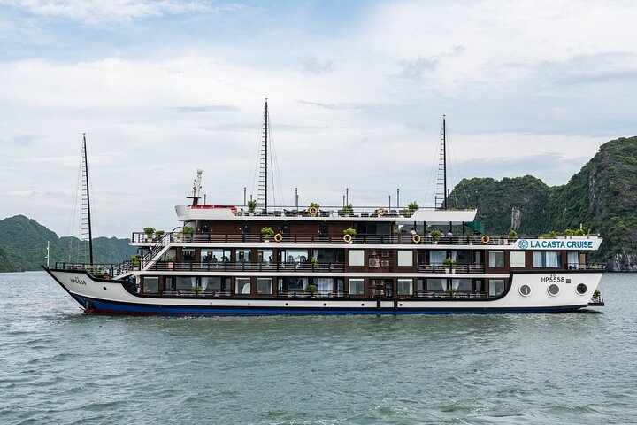 La Casta Cruise – LUXURY 5 STAR OVERNIGHT CRUISE – 2 Days 1 Night