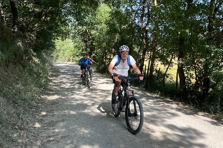 E-Bike Tour in the Tuscan Hills with Wine Tasting E-Bike Tour in the Tuscan Hills with Wine Tasting