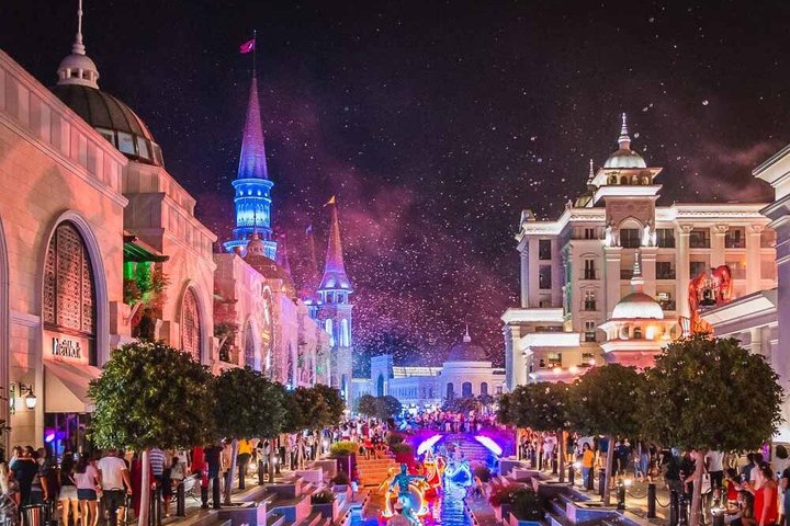 Antalya Land of Legends Night Show with Hotel Transfer