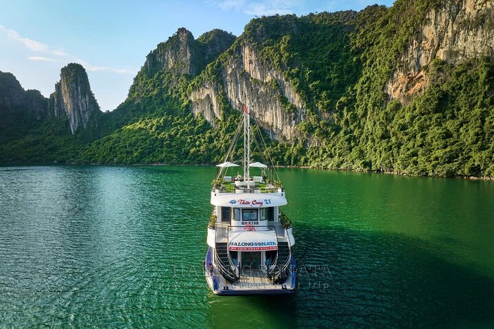 [Ha Long Bay] Luxury Cruise Day Tour From Hanoi, Buffet & Jacuzzi