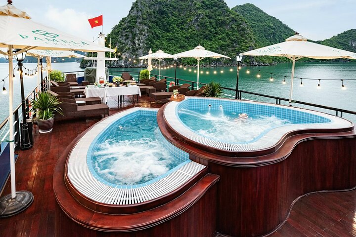 1 Day Pamela 5 Star Luxury Cruise From Halong Bay, Jacuzzi Pool