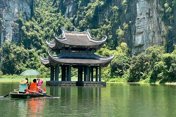 Hanoi: Luxury Private Tour to Trang An, Bich Dong & Mua Caves