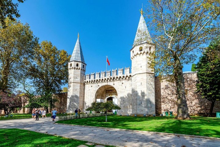 Istanbul Topkapi Palace Skip-the-Line Tickets with Audio Guide