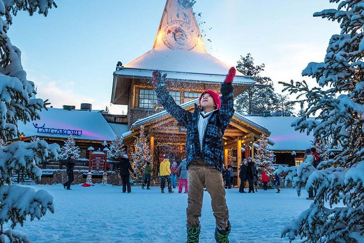 Private Full-Day Trip to Santa Claus Village from Levi