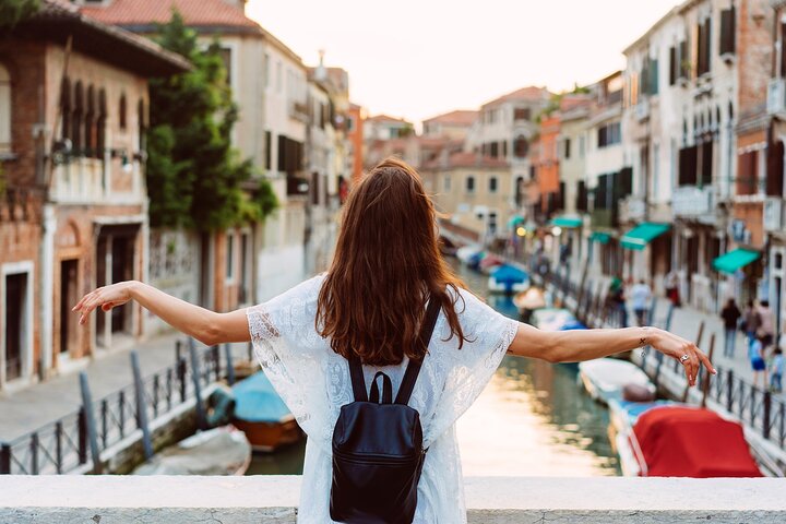 VENICE in 1 Day WOW Tour: city walk, Murano, Burano with lunch! VENICE in 1 Day WOW Tour: city walk, Murano, Burano with lunch!