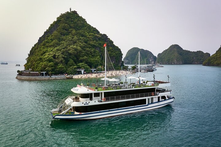 Halong Best Seller Luxury Day Tour – Arcady Premium Cruise