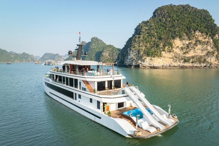 The most luxurious day cruise to discover Lan Ha Bay with Lunch