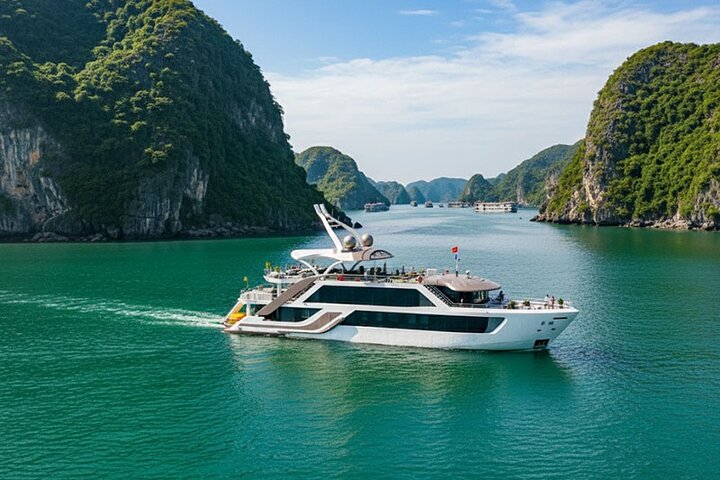 Serenity Grandeur: Top Luxury Cruise Explore Lan Ha Bay,Viet Hai