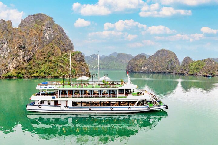 Hercules Premium/Luxury Cruise Halong Bay Day Trip From Hanoi