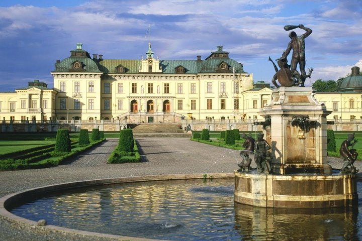 Half Day VIP Stockholm Tour With Drottningholm Castle