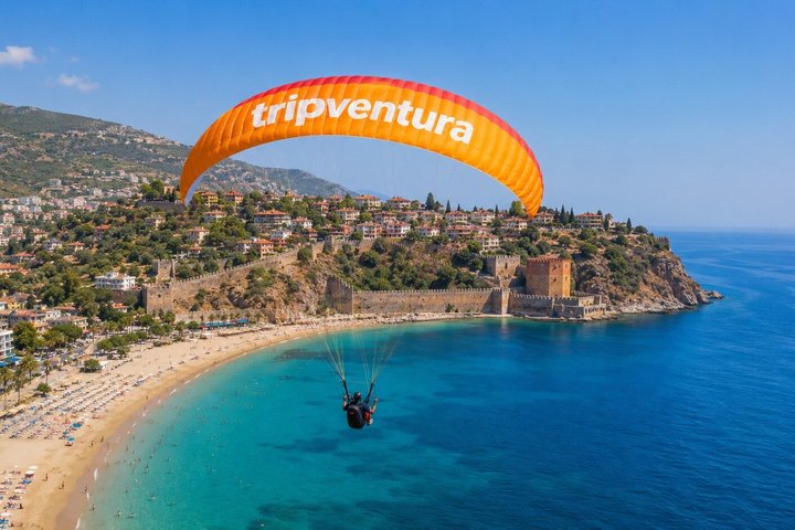 Alanya Tandem Paragliding Tour with Roundtrip Transfer from Side