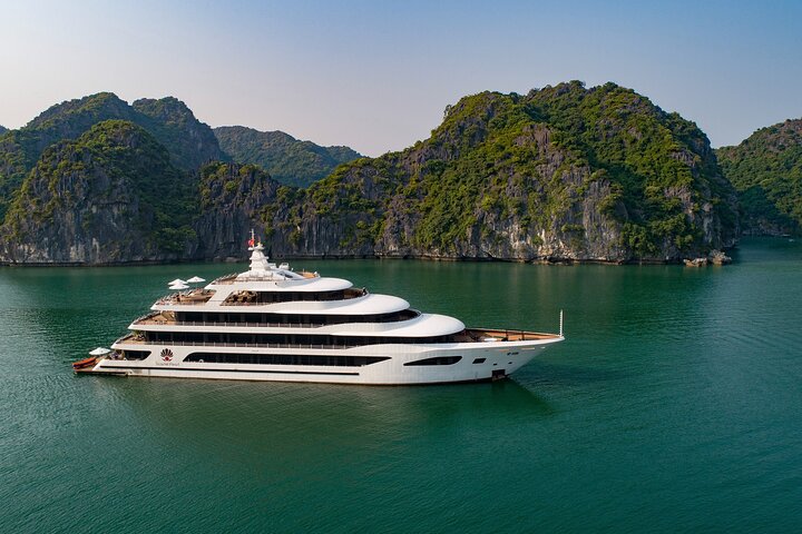 Scarlet Pearl Cruise – The Best Luxury Cruise in Halong Bay 2d1n