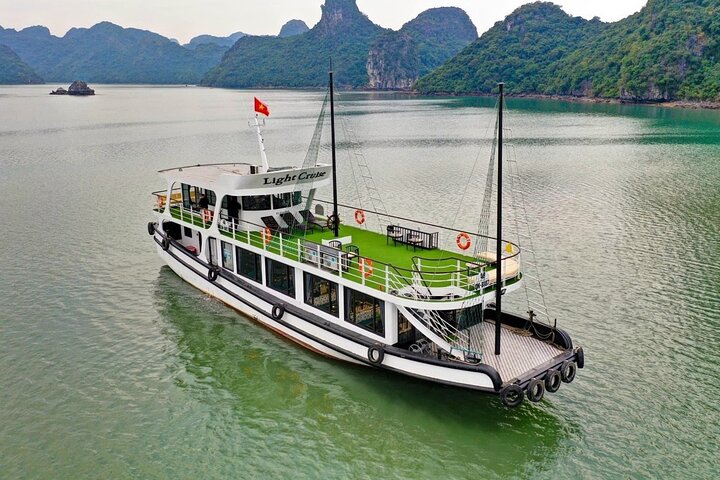 Light Cruise – Halong Deluxe Day Cruise with Small Group on Boat