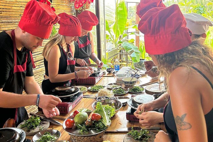Coconut Jungle Tour with Basket Boat and Cooking Class in Hoi An