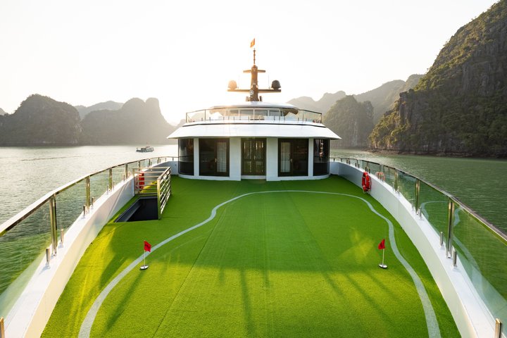 Hera Cruise 5 Star Luxury Day Trip Visit Halong and Lan Ha Bay Hera Cruise 5 Star Luxury Day Trip Visit Halong and Lan Ha Bay