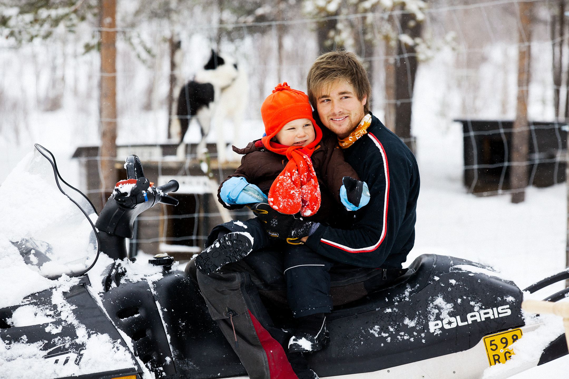 Private Snowmobile Family safari from Rovaniemi eng