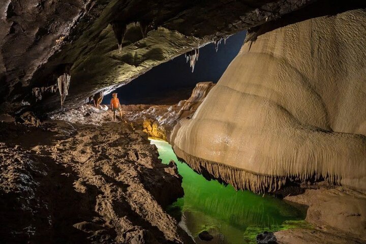 4km Paradise Cave Tour from Dong Hoi 4km Paradise Cave Tour from Dong Hoi