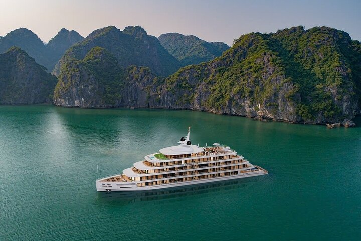Catherine Cruise – Your Luxurious Retreat – Halong Bay 2 Day Trip