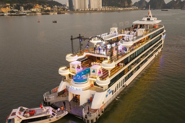 Luna Cruise Top 5 Star Luxury Day Cruise from Port in Halong Bay