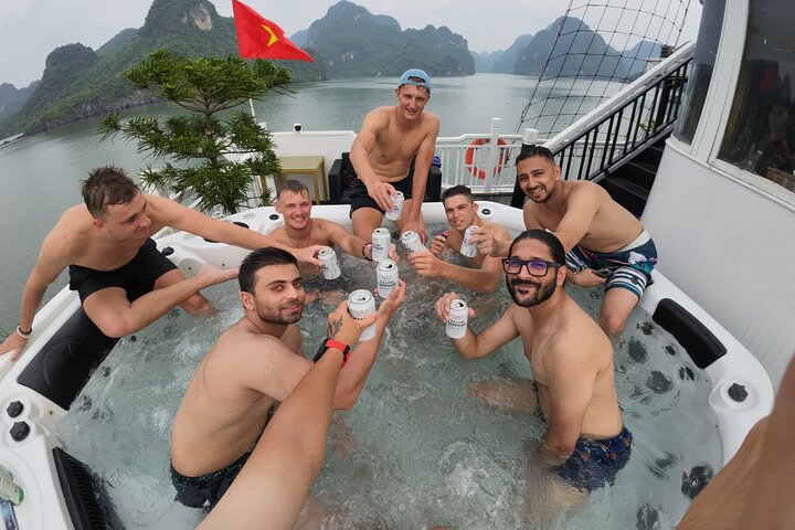 Oasis Bay Party Cruise Amazing Experience for Young Travellers Oasis Bay Party Cruise Amazing Experience for Young Travellers
