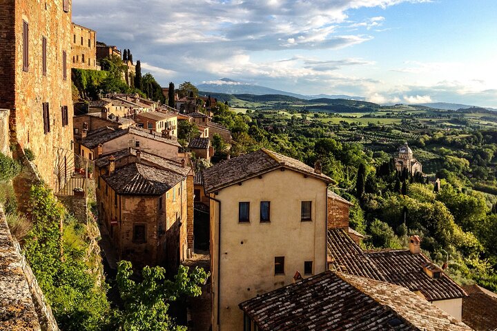 Rome to Montepulciano with Wine Tasting + Stop at Orvieto Rome to Montepulciano with Wine Tasting + Stop at Orvieto