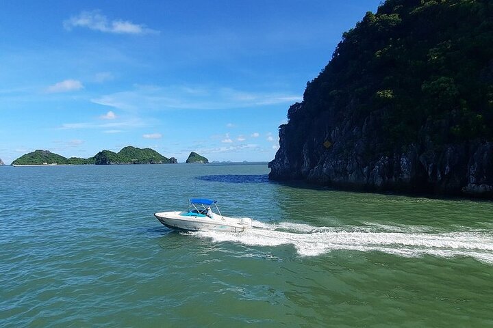 Discover Halong – Lan Ha Bay by Private Canoe from Cat Ba Island