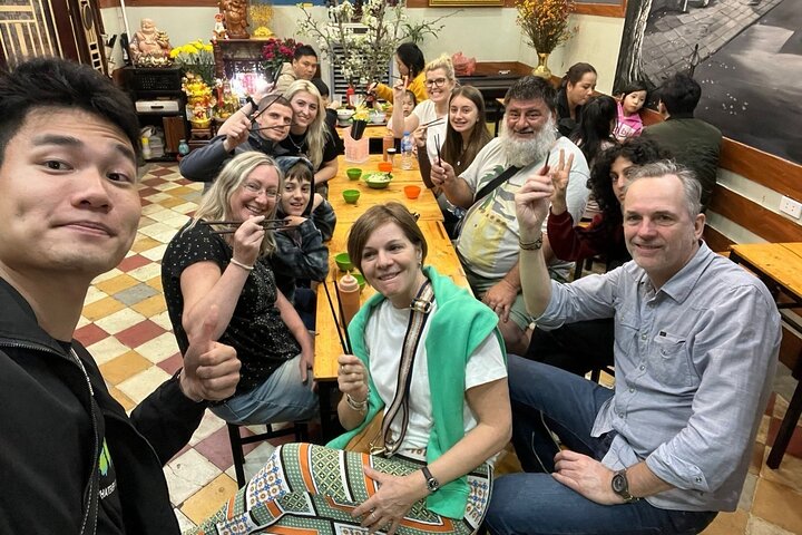 GROUP or PRIVATE Street Food Tour – Walking Hanoi Old Quarter