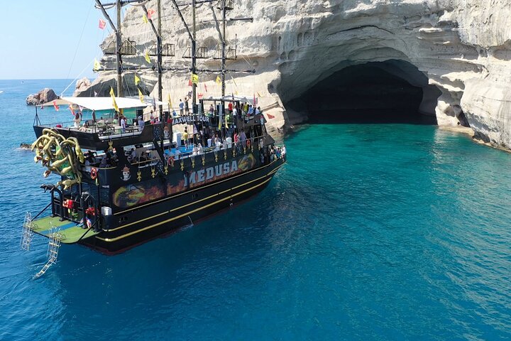 Marmaris Pirate Boat Tour with Lunch, Beverages & Transfer