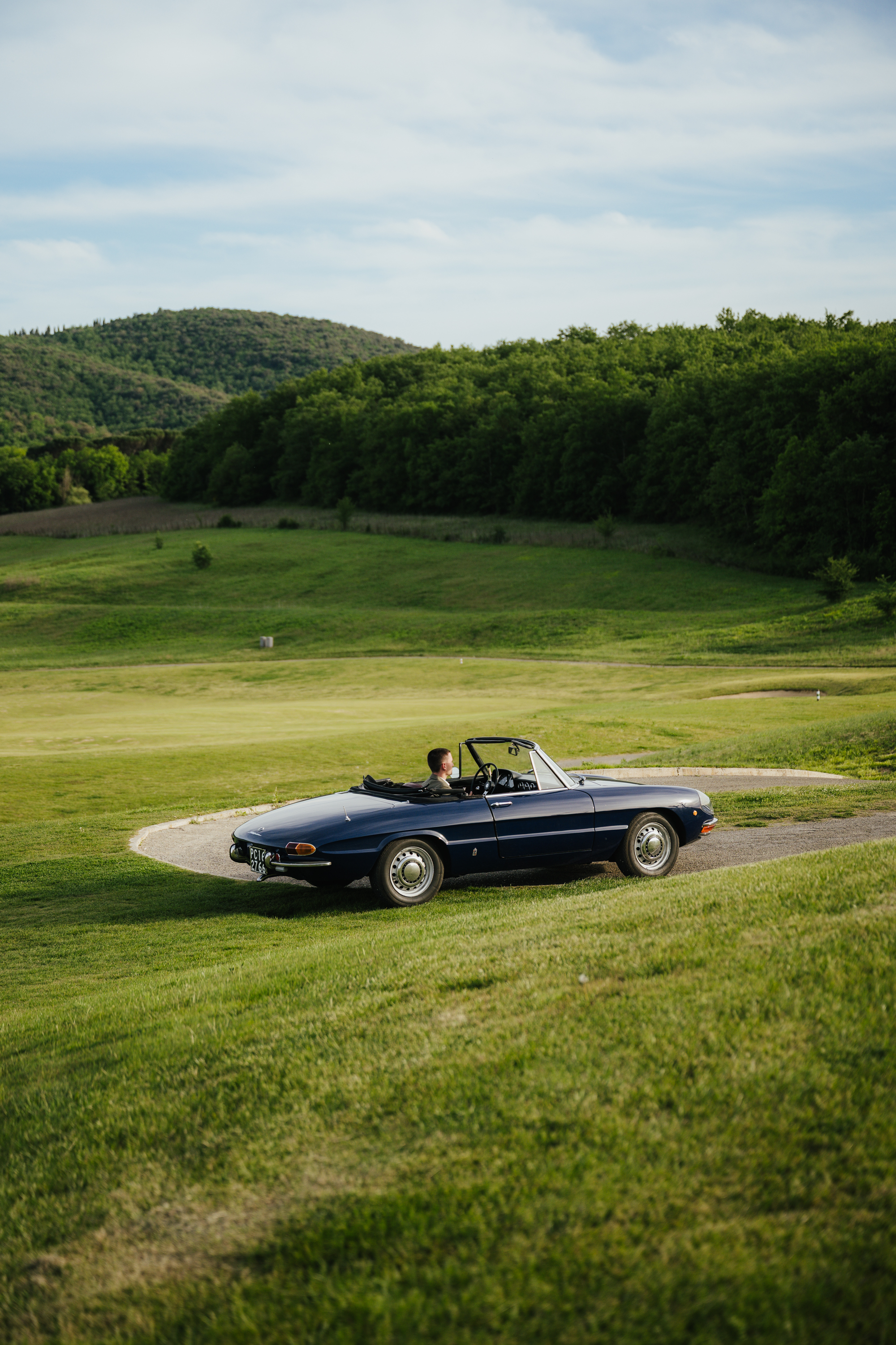 Vintage cars Tour Experience in Lake Como with Lunch