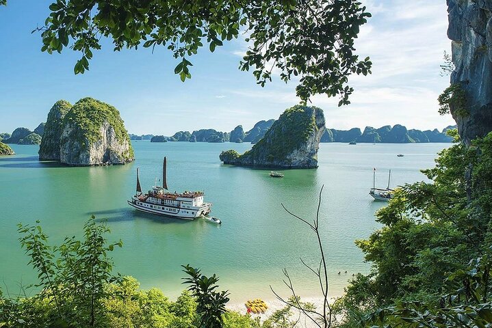 Bai Tu Long Bay Off-The-Beaten-Track Cruise on Boutique Boat 2D1N Bai Tu Long Bay Off-The-Beaten-Track Cruise on Boutique Boat 2D1N