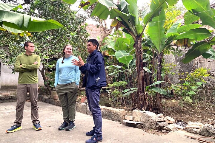 1 Day Visit Mua Cave - Trang An - Local Family - Cyling - Hoa Lu 1 Day Visit Mua Cave – Trang An – Local Family – Cyling – Hoa Lu