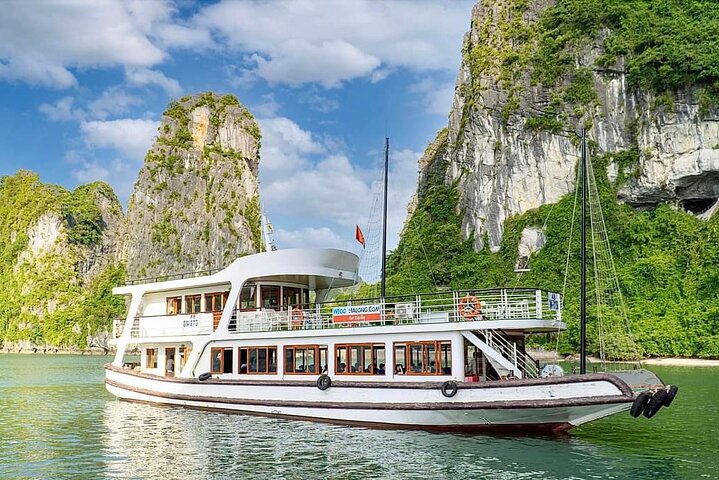 Halong Bay 1 Day on Wego Cruise from Hanoi by Expressway Bus Halong Bay 1 Day on Wego Cruise from Hanoi by Expressway Bus