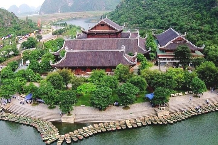 Ninh Binh Full-Day Tour: Hoa Lu, Trang An & Limousine from Hanoi Ninh Binh Full-Day Tour: Hoa Lu, Trang An & Limousine from Hanoi